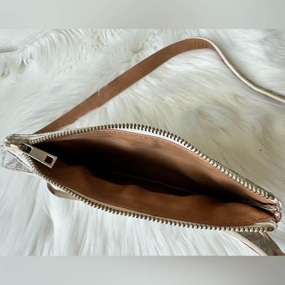 Michael Kors White and Tan Belt Bag - Picture 7 of 12